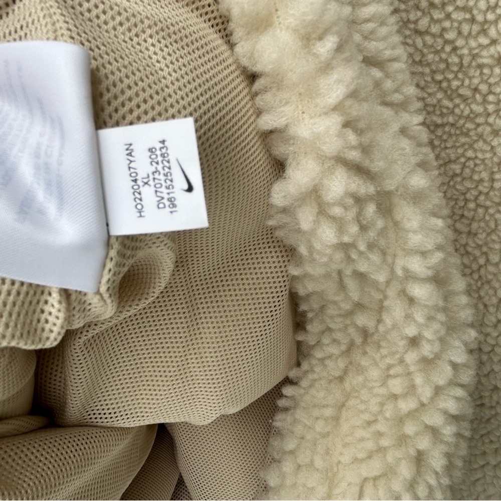 Nike Sportswear Swoosh Oversize Sherpa Jacket Women XL Rattan Sail DV7073206 NWT - Picture 11 of 13